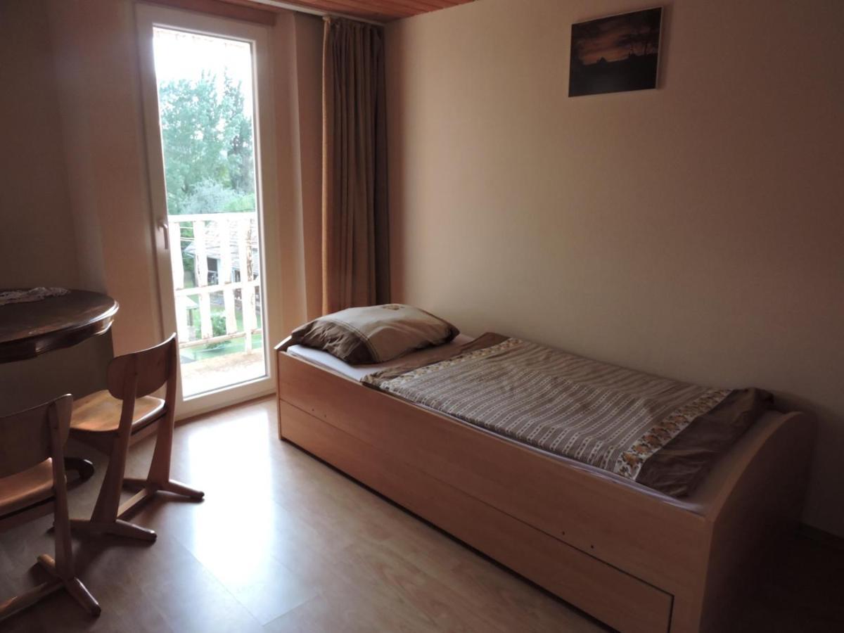 Apartamento Grosses Ferienhaus Plattensee Balaton - Nyaralo Haz 6 Szobaval, 5 Fuerdoszobaval, 3000 Nm Szolad Exterior foto