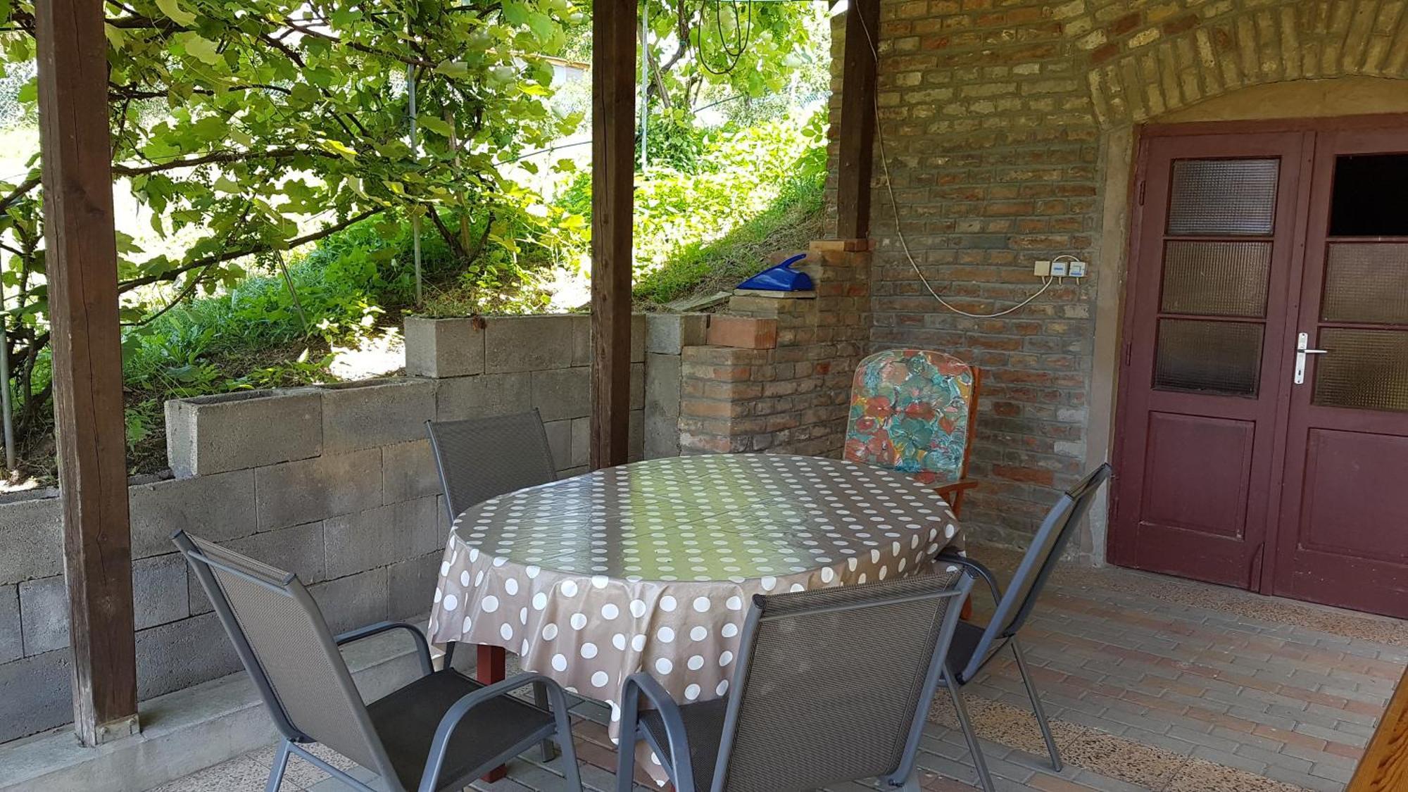 Apartamento Grosses Ferienhaus Plattensee Balaton - Nyaralo Haz 6 Szobaval, 5 Fuerdoszobaval, 3000 Nm Szolad Exterior foto