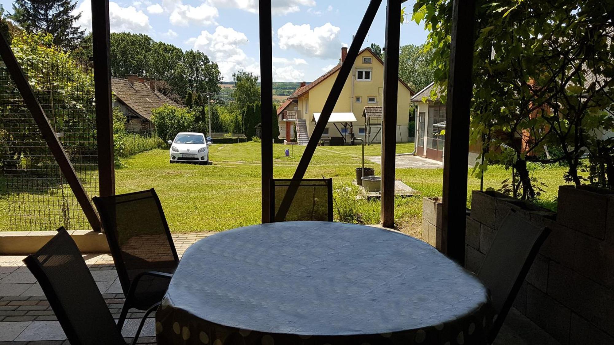 Apartamento Grosses Ferienhaus Plattensee Balaton - Nyaralo Haz 6 Szobaval, 5 Fuerdoszobaval, 3000 Nm Szolad Exterior foto